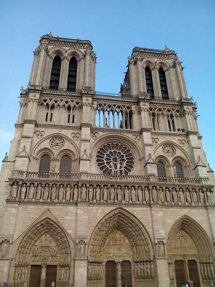 Place Notre Dame