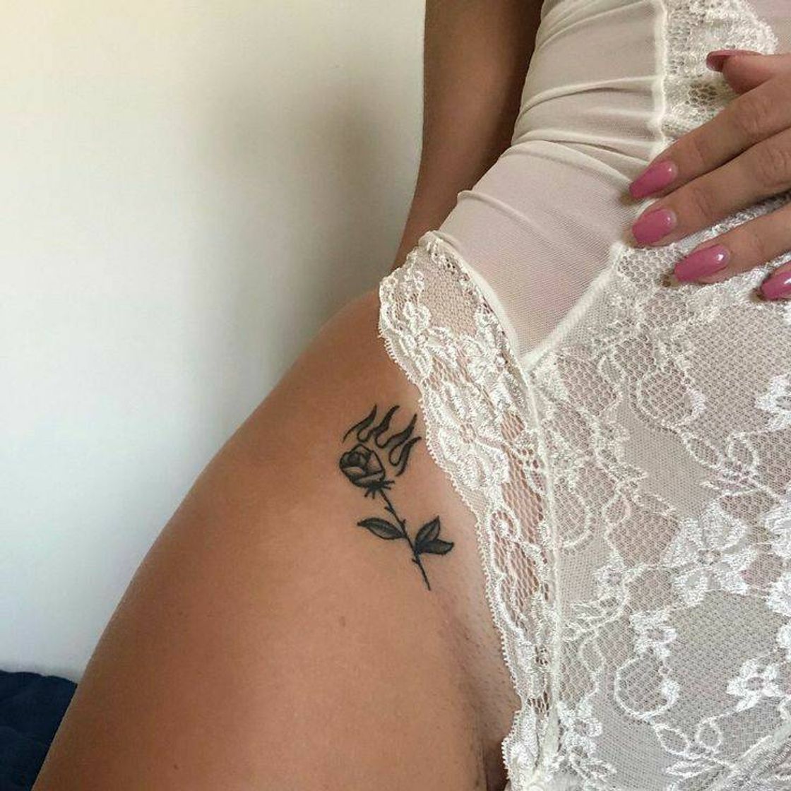 Moda Tatuagem na virilha🌹