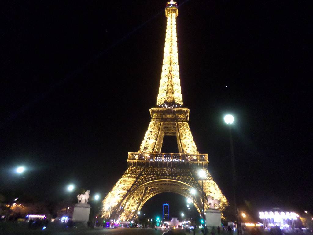 Social Torre Eiffel à noite