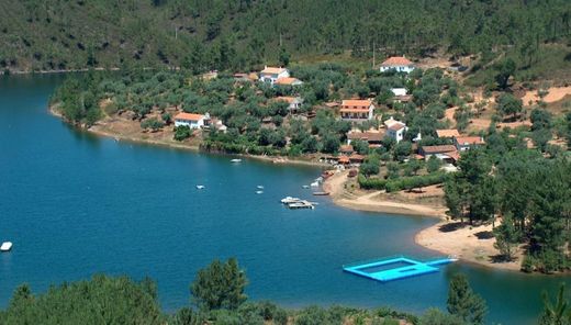 Fluvial beach Fernandaires