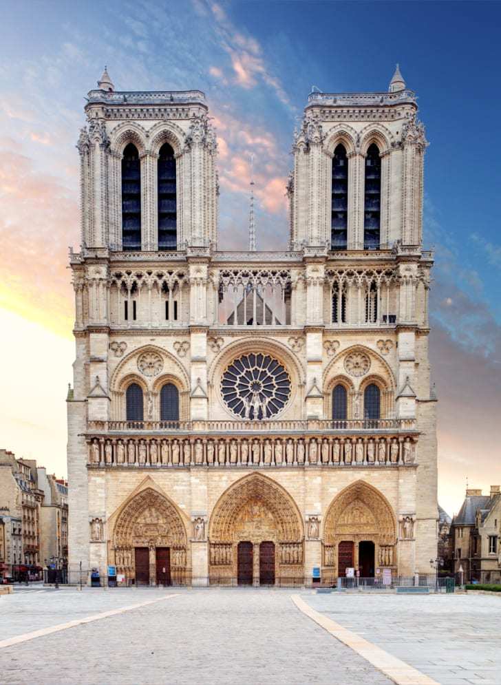 Place Catedral de Notre Dame