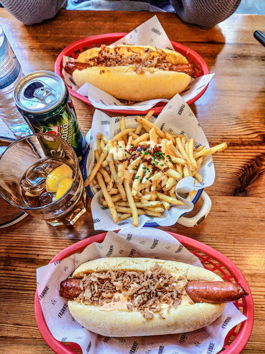 Restaurantes Frankie Hot Dogs