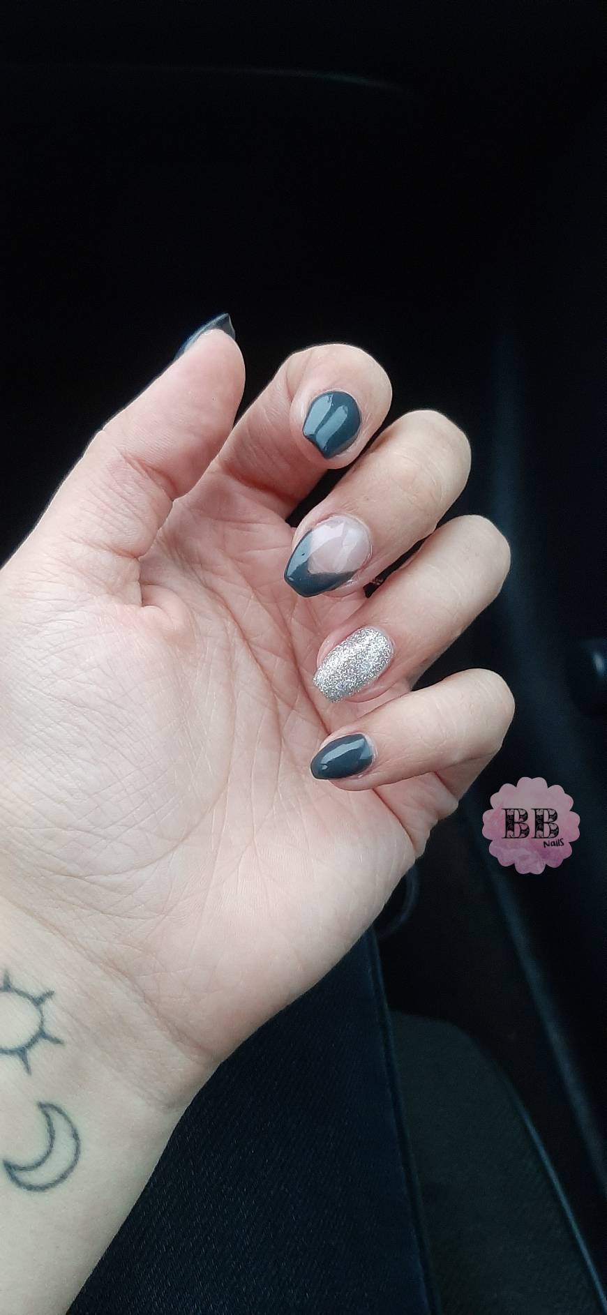 Fashion Grey Nails