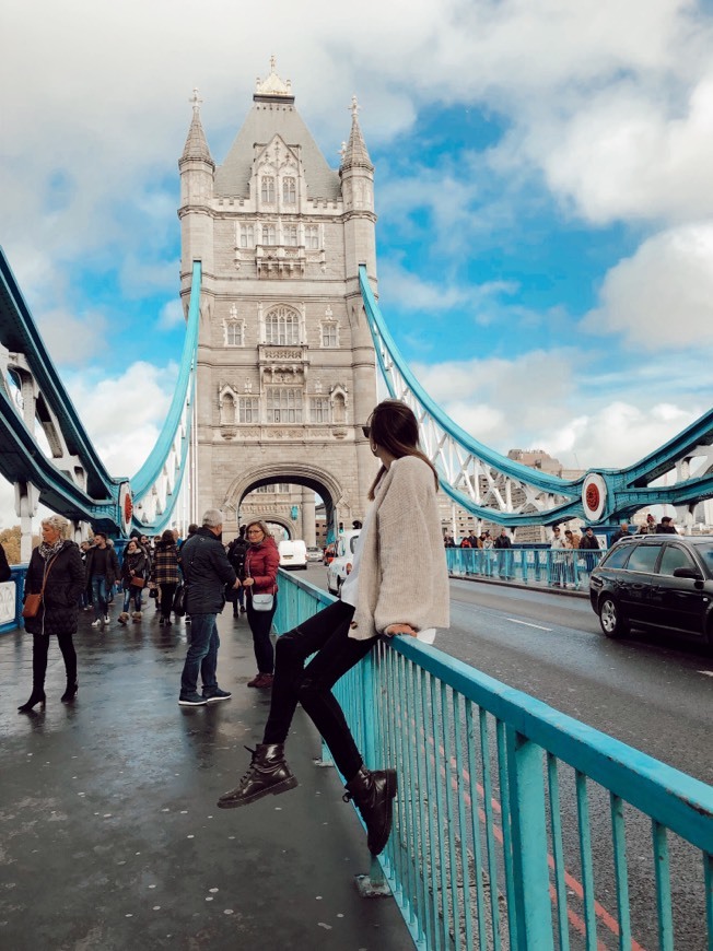 Place Tower Bridge