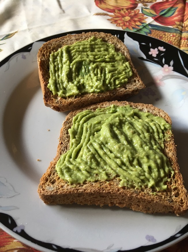 Moda Pão torrado com pasta de abacate 🥑 