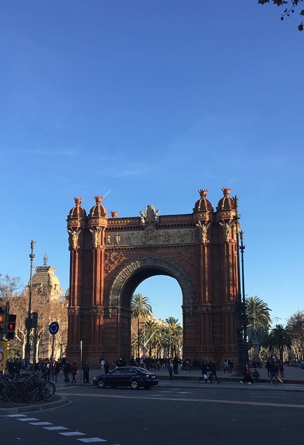 Place Arc de Triomf