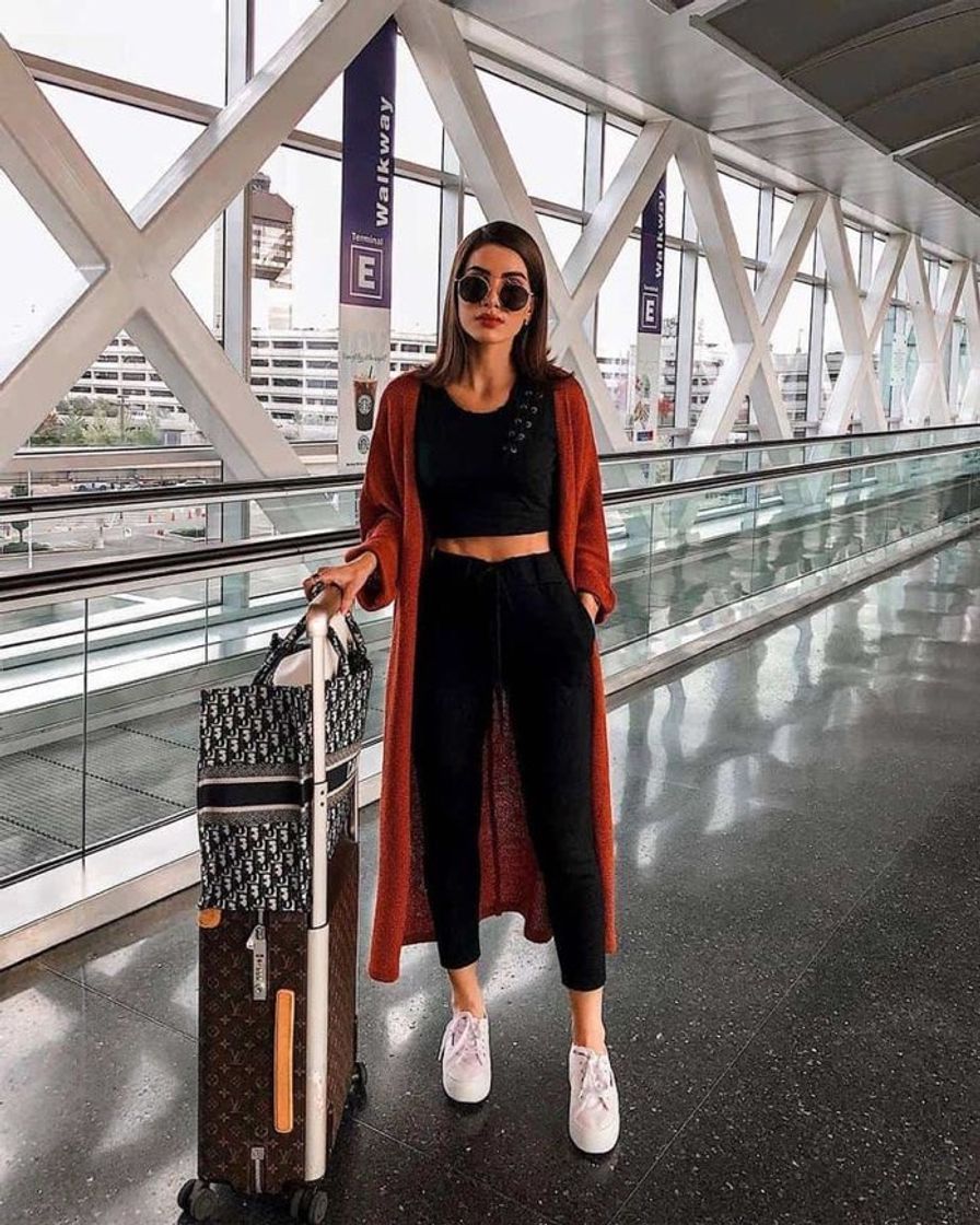 Moda  airport look