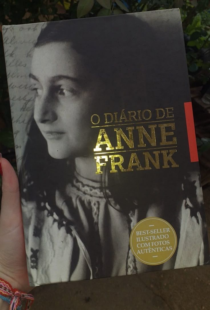 Book Livro diário de Anne Frank.