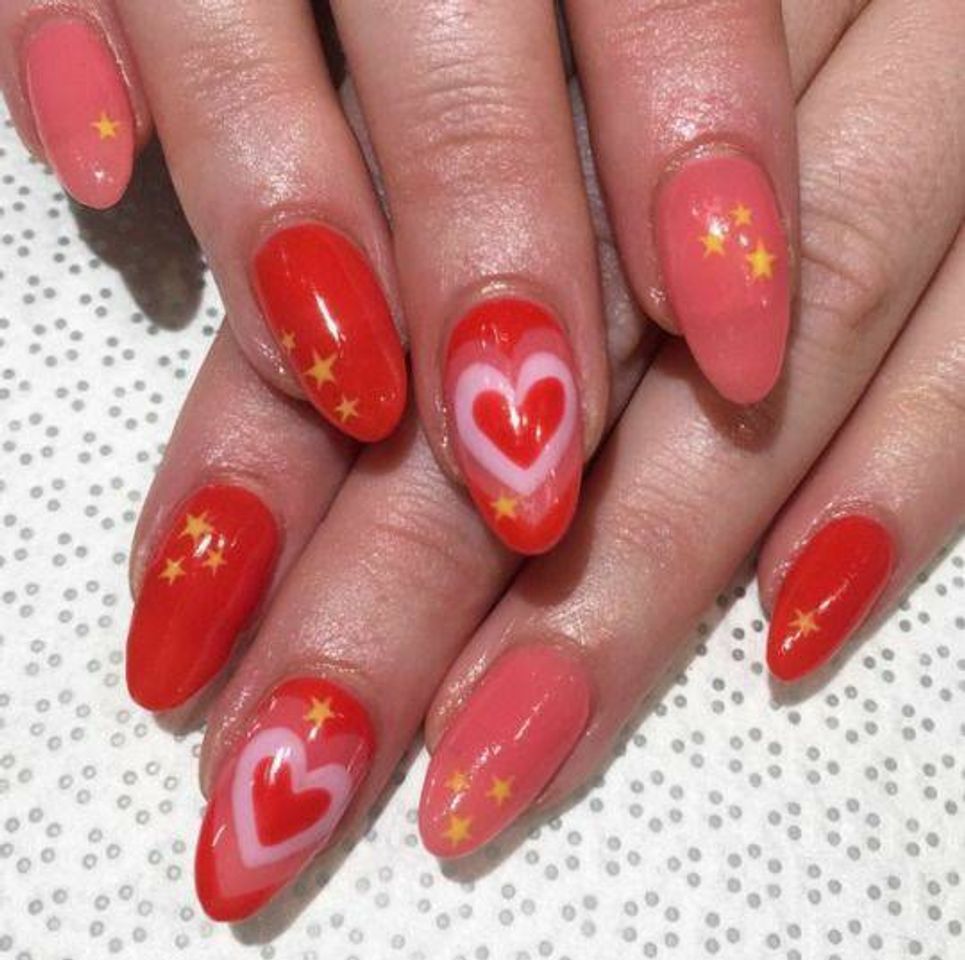 Social heart nails 