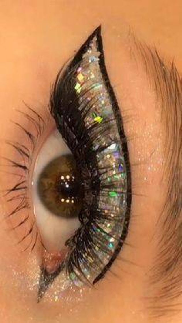Social glitter eyeliner