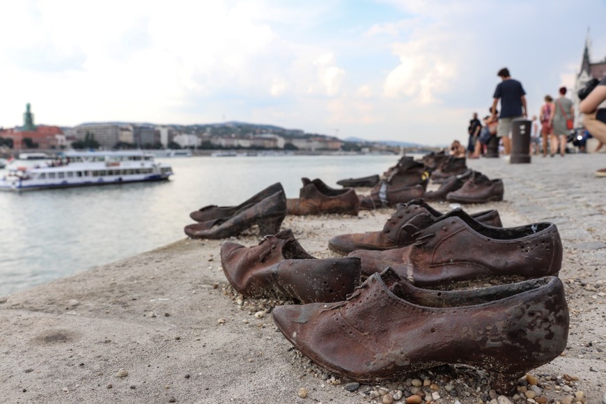 Lugar Shoes on the Danube Bank