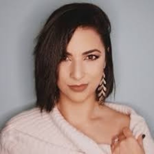 YouTuber - Rita Serrano