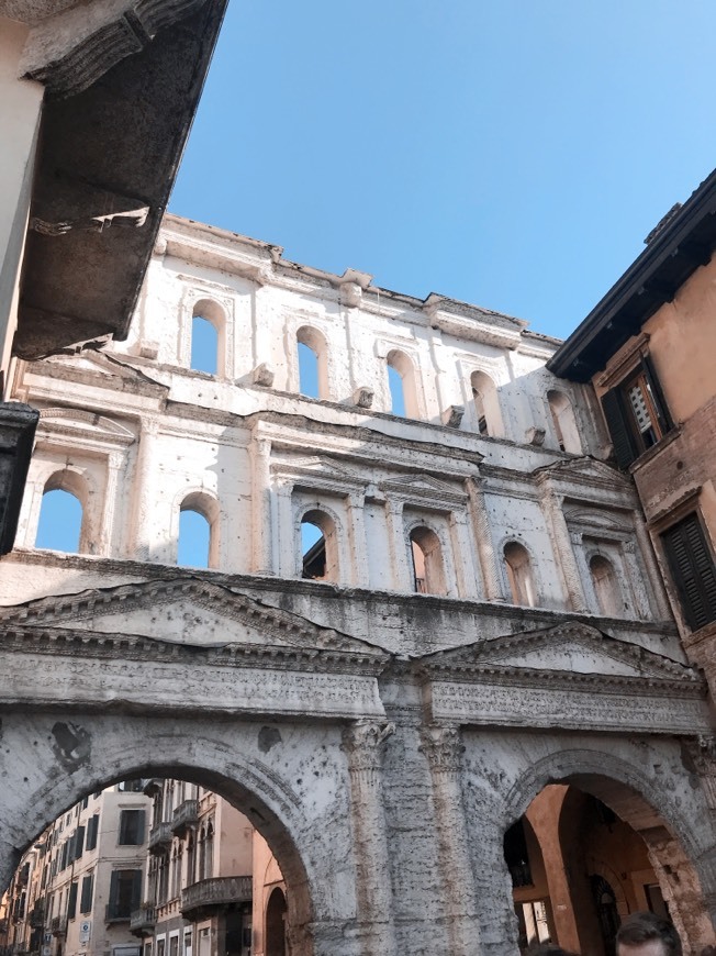 Place Porta Borsari