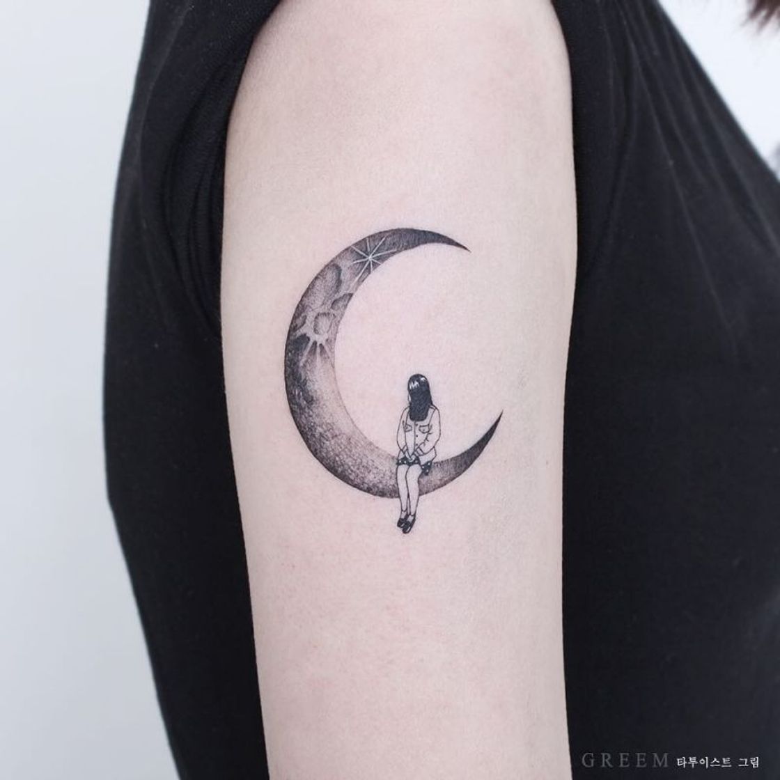 Moda Moon Tattoo 