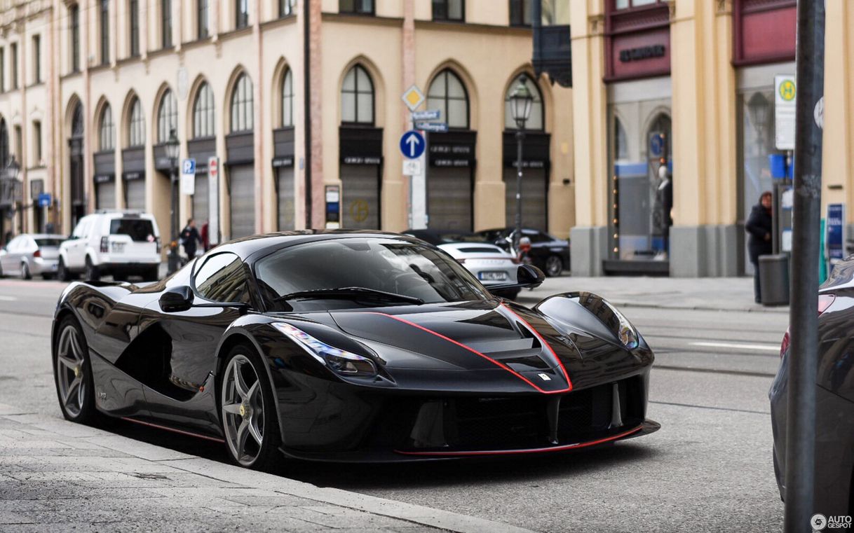 FERRARI LAFERRARI APERTA