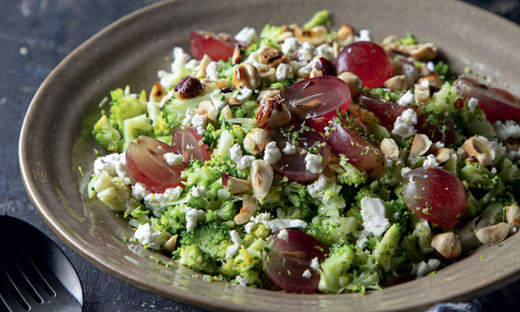 Salada de bróculos e feta