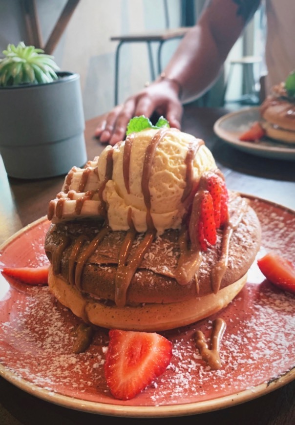 Zenith - Brunch & Cocktails Bar