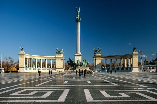 Plaza de los Héroes