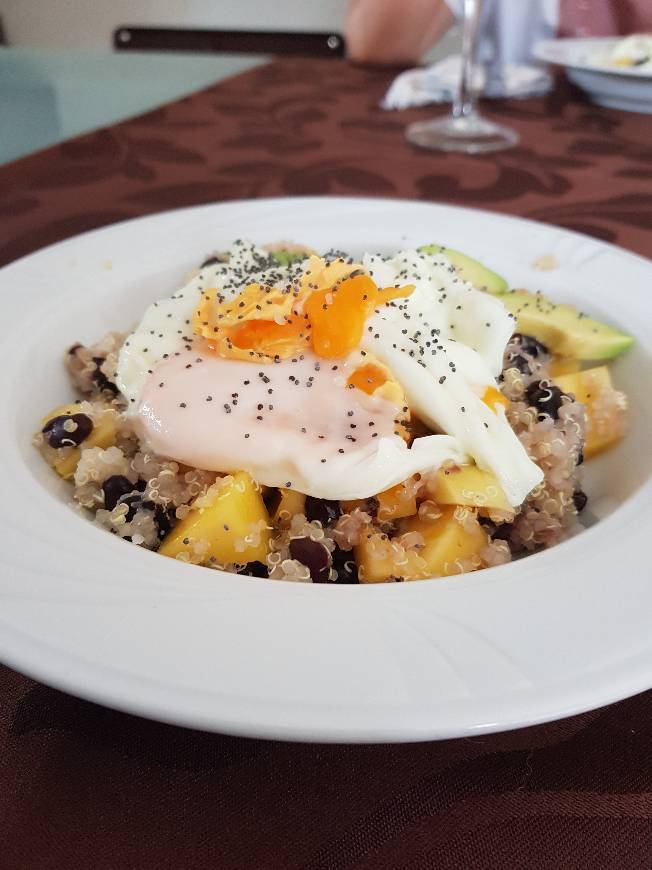 Fashion Bowl de quinoa e feijão preto