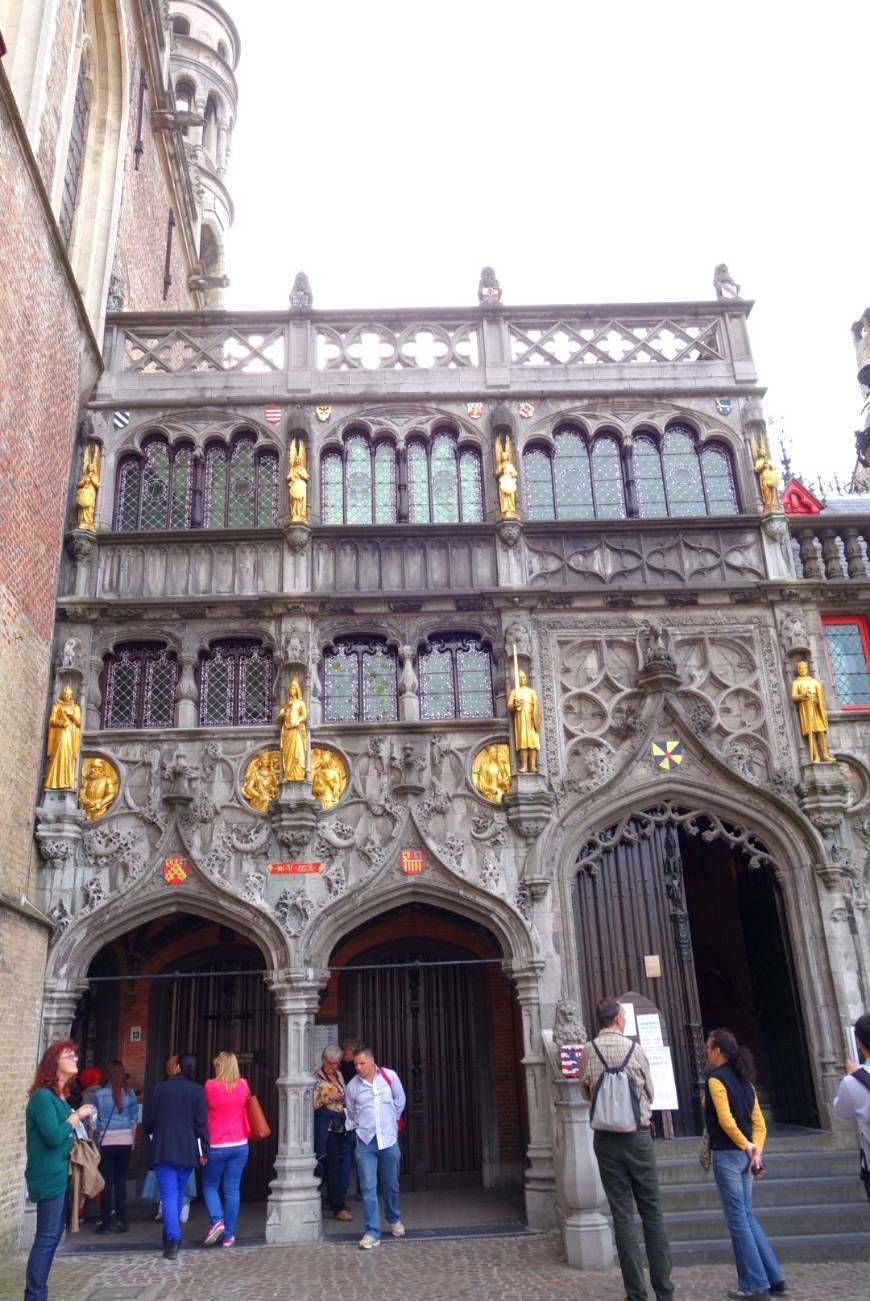 Place Basilique du Saint-Sang de Bruges