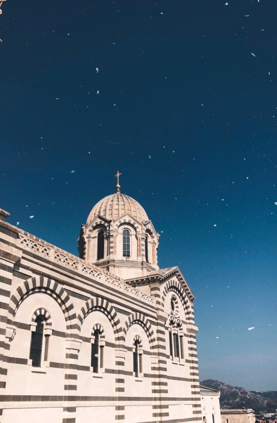 Place Notre-Dame de la Garde