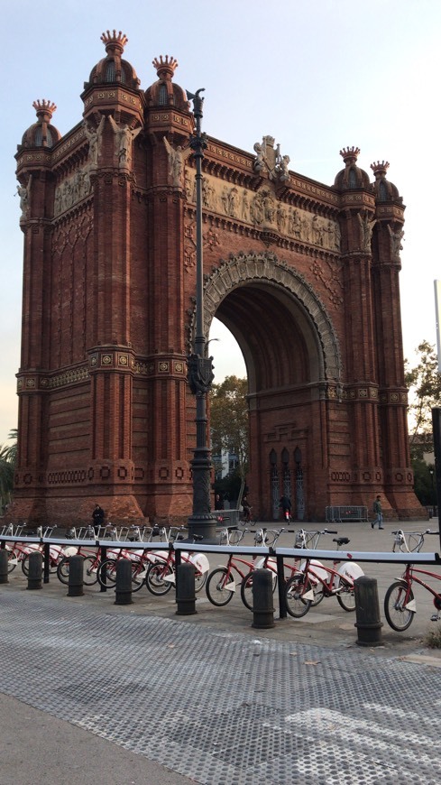 Place Arc de Triomf