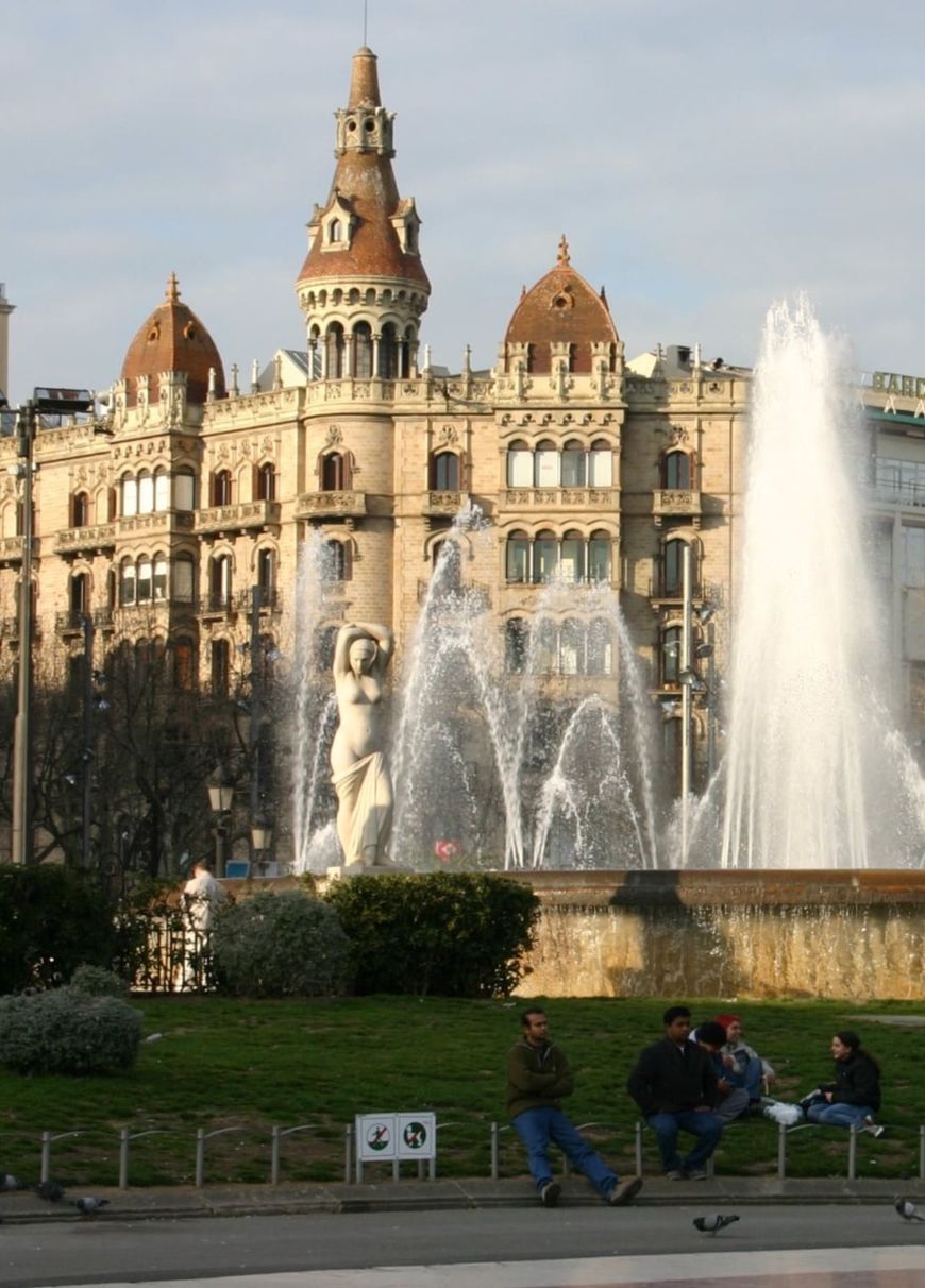 Place Plaza de Cataluña