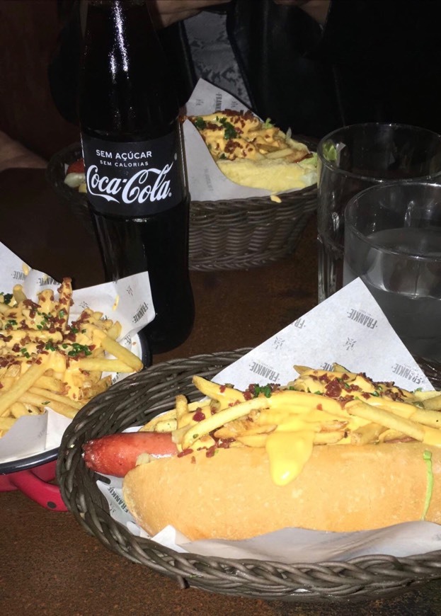 Restaurantes Frankie Hot Dogs