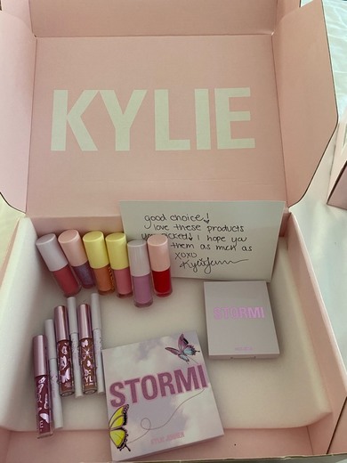 STORMI COLLECTION (Kylie Jenner)
