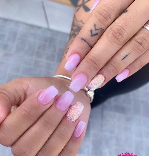 Unhas rosa com brilhantes 💅🏽