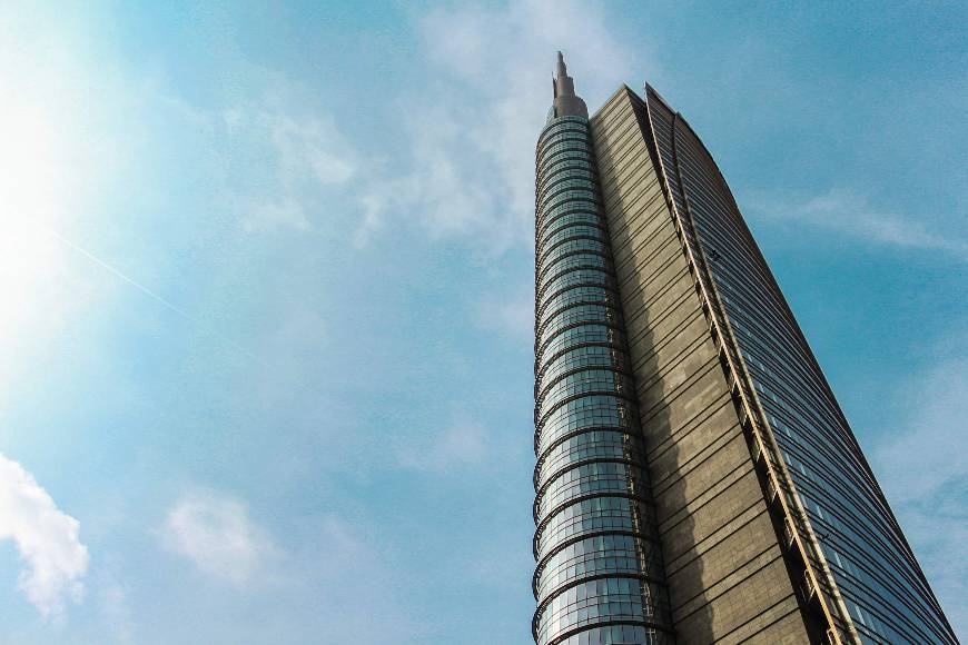 Lugar UniCredit Tower