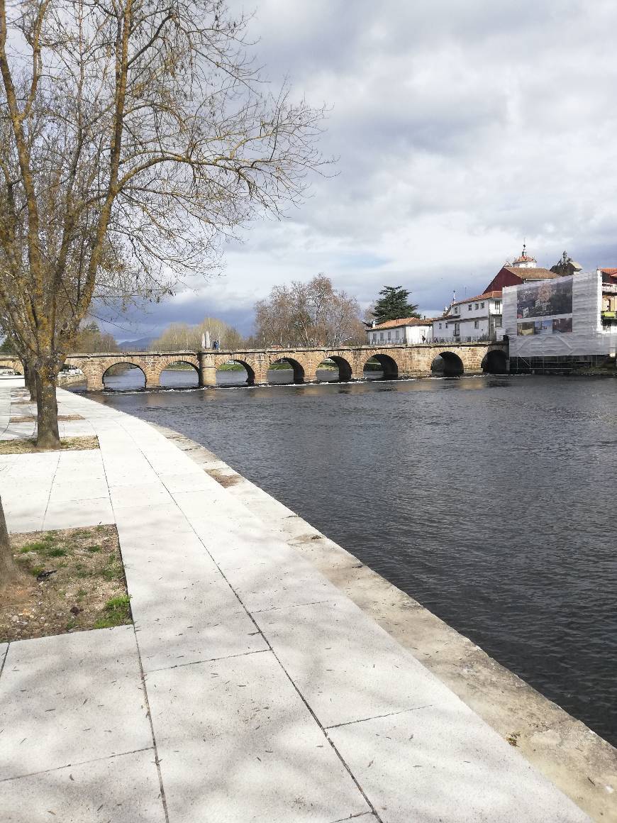 Lugares Ponte Romana de Trajano