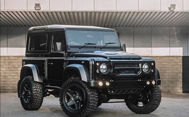 Social Land Rover • Khan Design