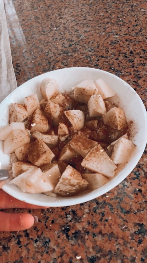 Papas de aveia, maçã e canela