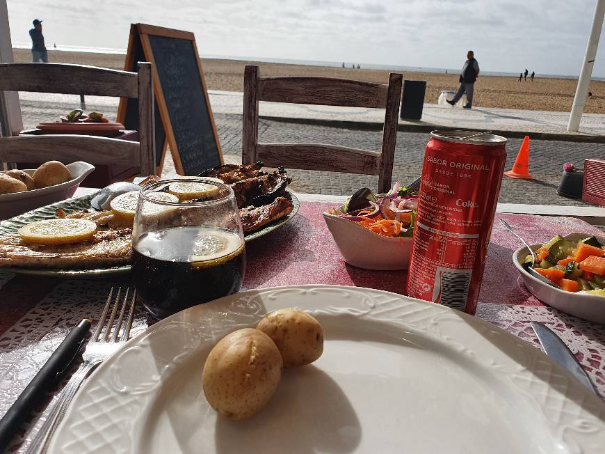 Place Nazare Beach