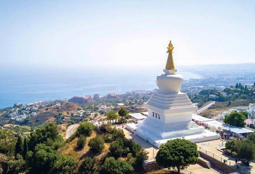 Place Mirador de la stupa budista de la iluminación.