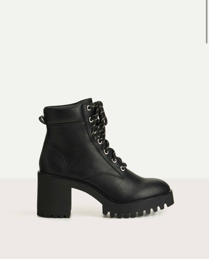 Fashion Botas com tacão e cordões 