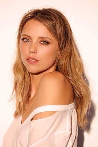 Fashion Riley Voelkel