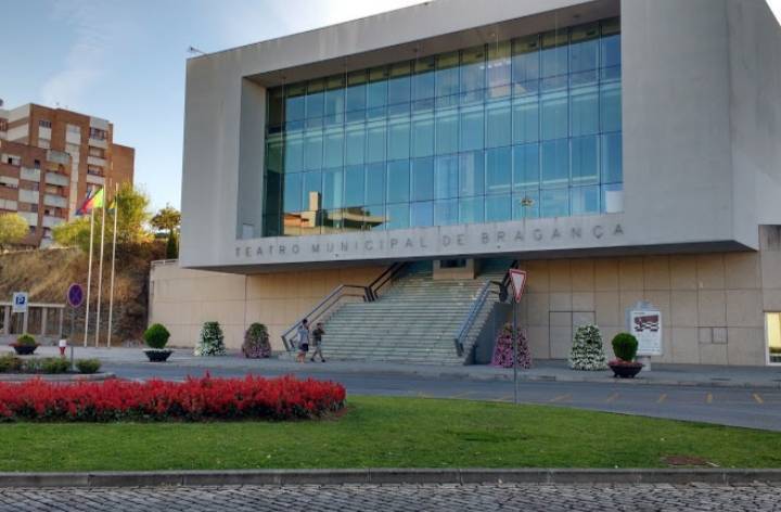 Place Teatro Municipal de Bragança