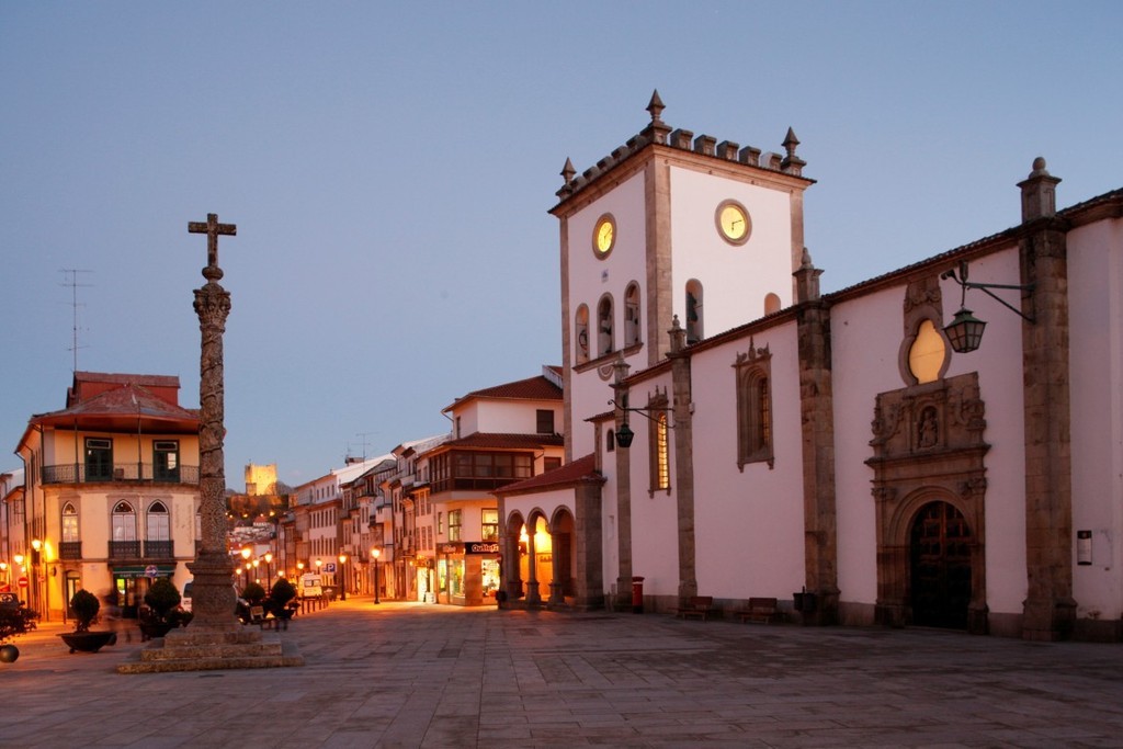 Place Igreja de São João Batista (antiga Sé de Bragança)