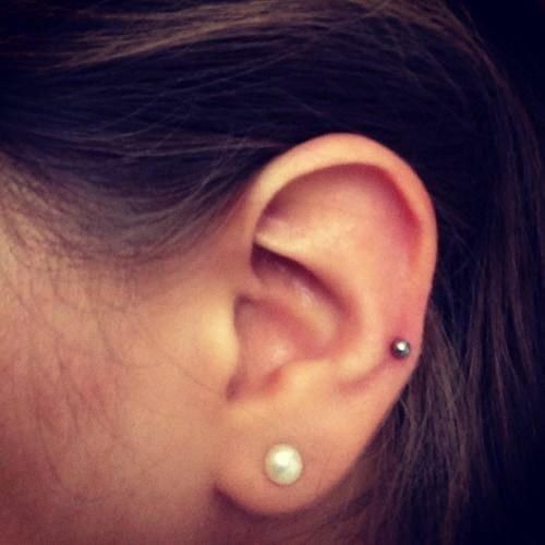 AURICLE PIERCING