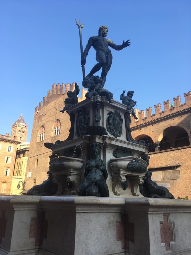 Lugar Fuente de Neptuno