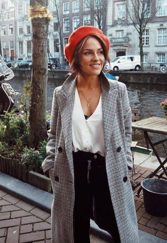 Moda red beret 🌹