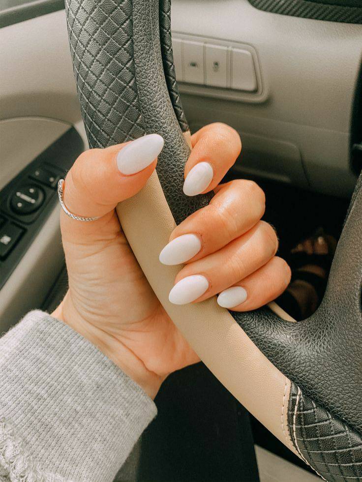 Fashion Almond light nails