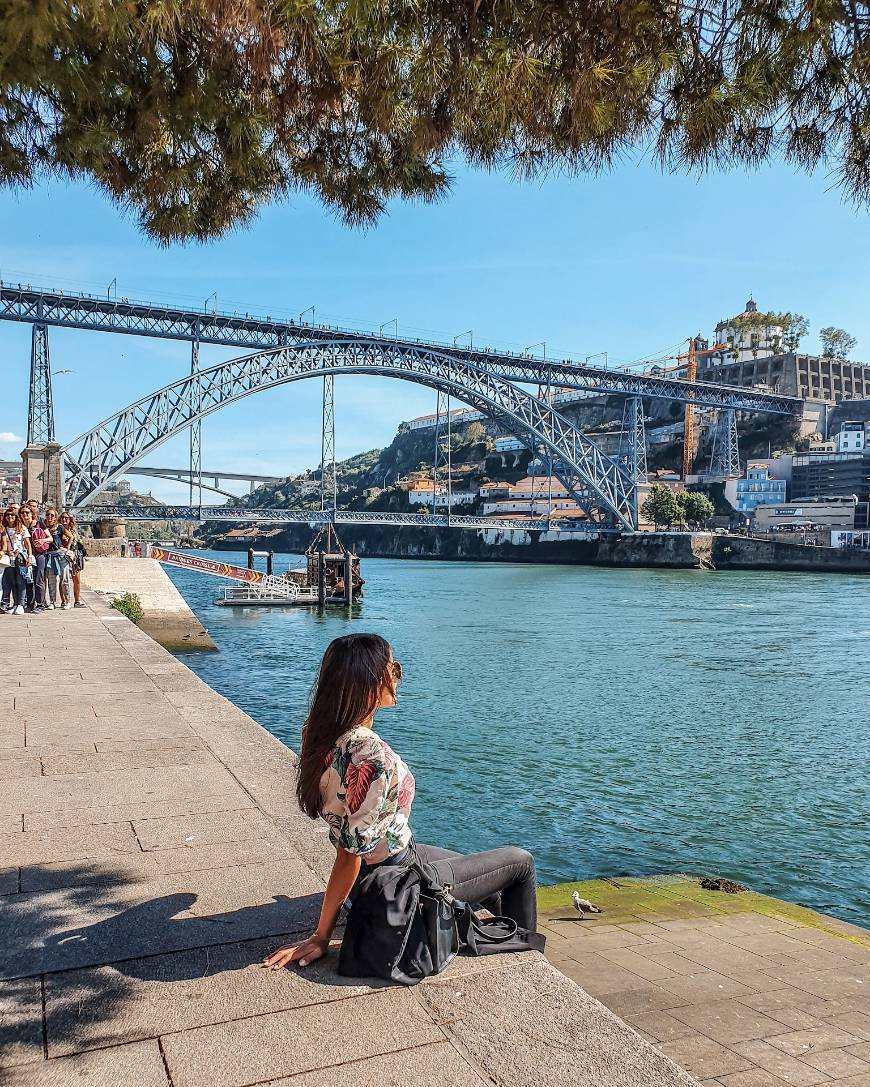 Place Cais da Ribeira