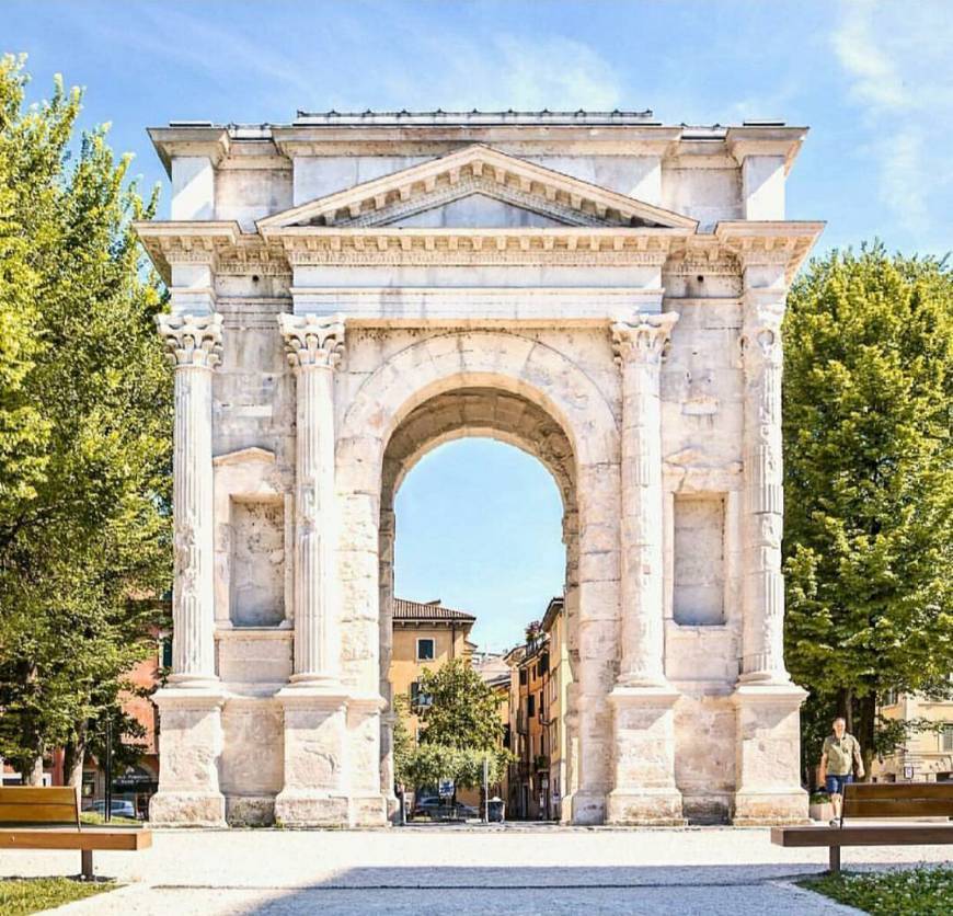 Place Arco dei Gavi