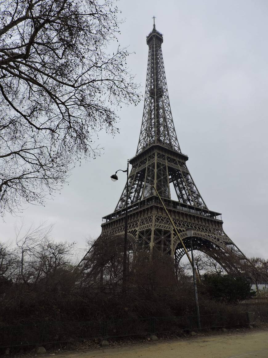 Place Torre Eiffel