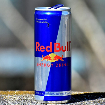 Moda Red bull