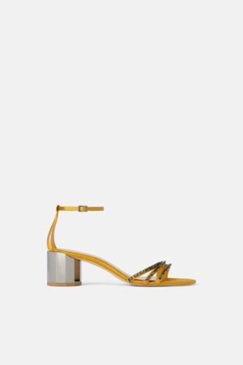 Zara sapato alto geométrico com pedraria