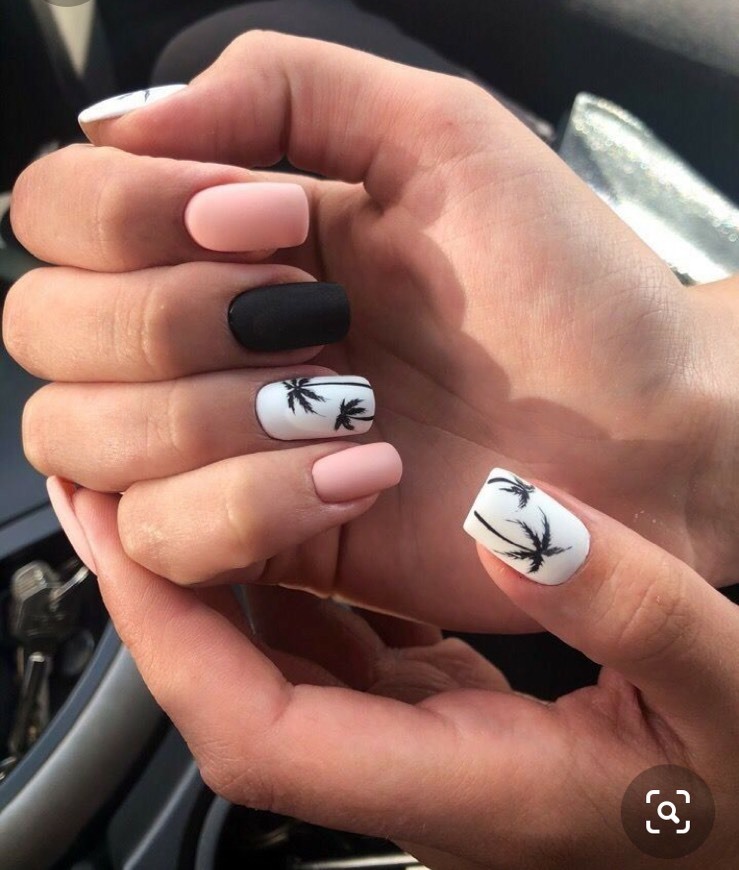 Fashion Unhas rosa, preto e branco tropical